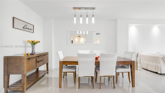 300 Bayview Dr 307, Sunny Isles Beach, FL 33160