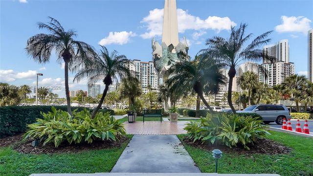 300 Bayview Dr 307, Sunny Isles Beach, FL 33160