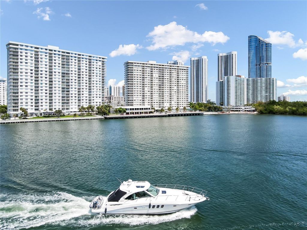 300 Bayview Dr 307, Sunny Isles Beach, FL 33160