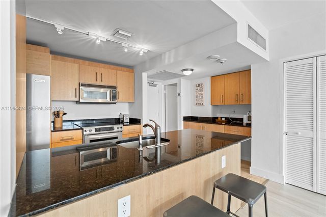 10275 Collins Ave 429, Bal Harbour, FL 33154