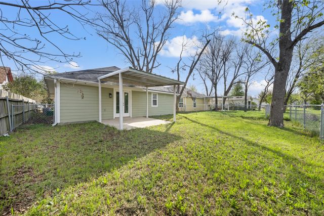 503 Washington Avenue, Mcgregor, TX 76657