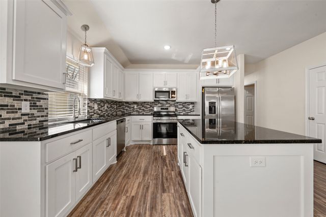 503 Washington Avenue, Mcgregor, TX 76657