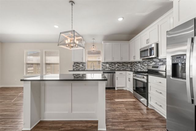 503 Washington Avenue, Mcgregor, TX 76657