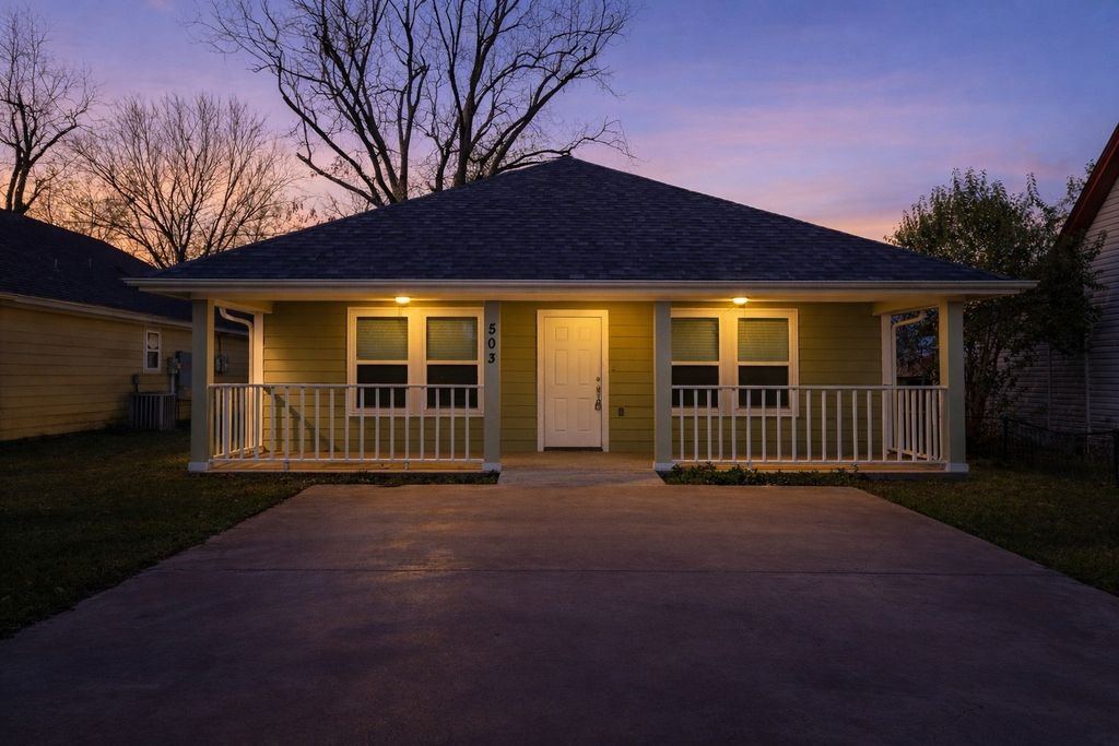 503 Washington Avenue, Mcgregor, TX 76657