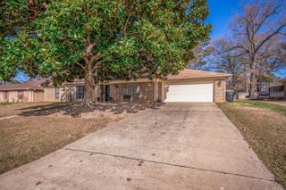 303 Wain Dr, Longview, TX 75604