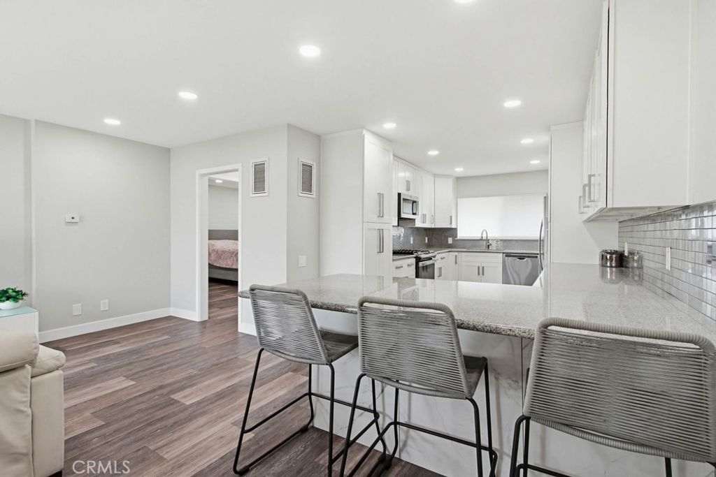 1860 W Glenoaks L, Anaheim, CA 92801 — photo 5
