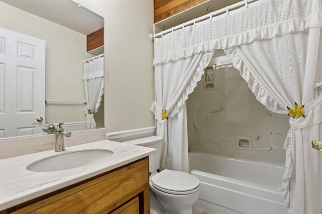 8687 El Sobrante, Orangevale, CA 95662