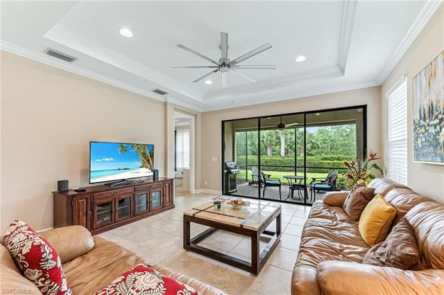 8257 Lucello TER W, Naples, FL 34114