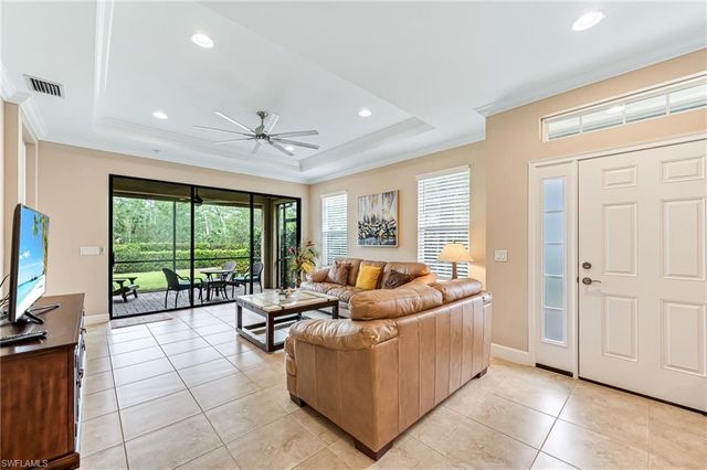 8257 Lucello TER W, Naples, FL 34114