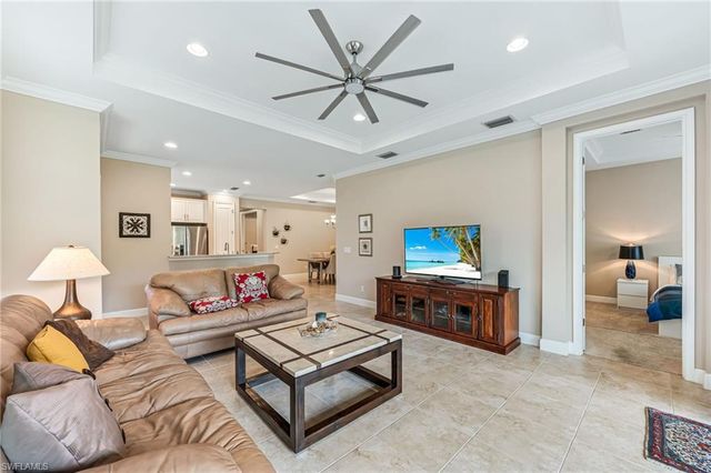8257 Lucello TER W, Naples, FL 34114