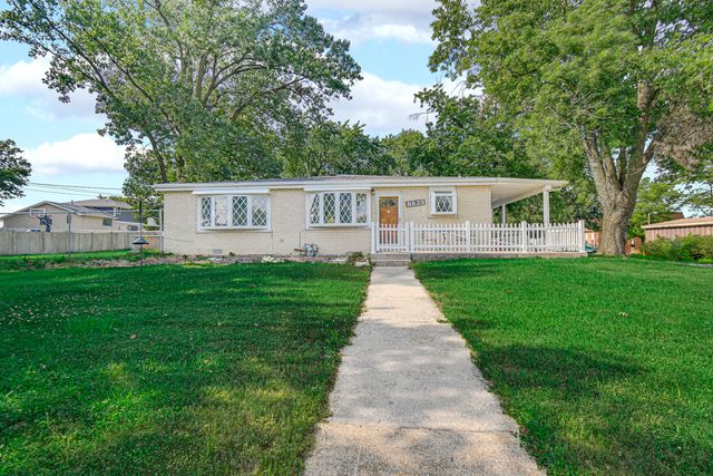8622 W 90th Place, Hickory Hills, IL 60457
