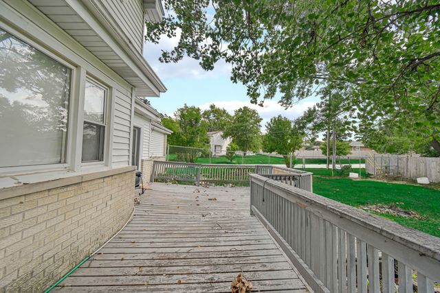 8622 W 90th Place, Hickory Hills, IL 60457