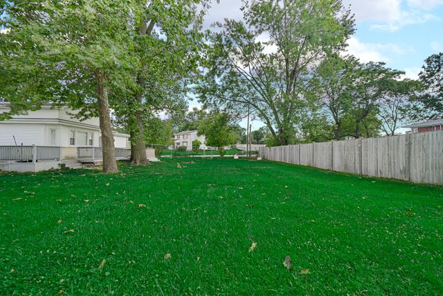 8622 W 90th Place, Hickory Hills, IL 60457