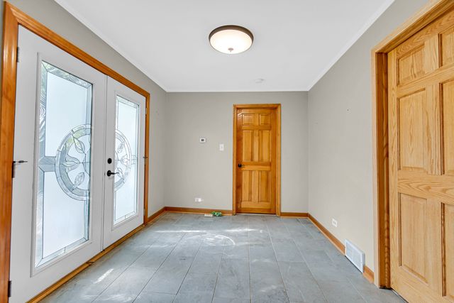 8622 W 90th Place, Hickory Hills, IL 60457