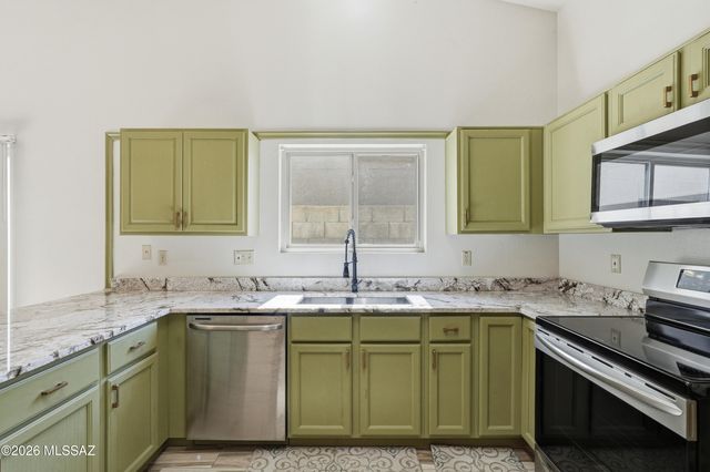 8112 S Carbury Way, Tucson, AZ 85747