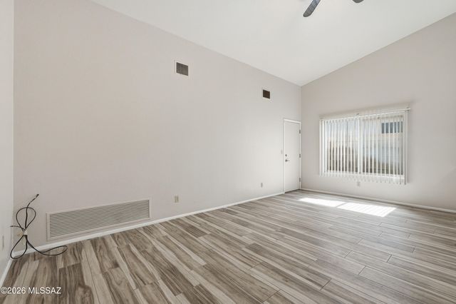 8112 S Carbury Way, Tucson, AZ 85747