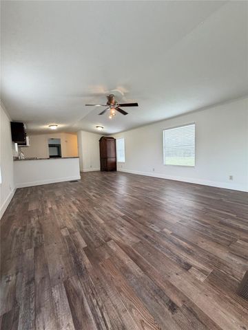 5323 N Redell Road, Baytown, TX 77521