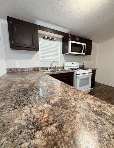 5323 N Redell Road, Baytown, TX 77521