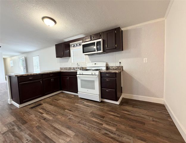 5323 N Redell Road, Baytown, TX 77521