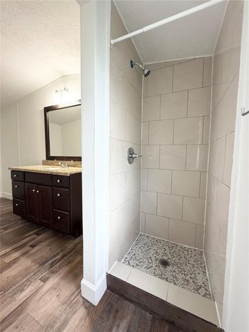 5323 N Redell Road, Baytown, TX 77521