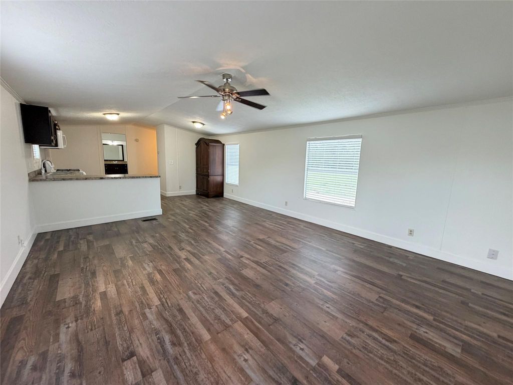 5323 N Redell Road, Baytown, TX 77521