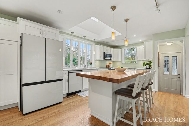 118 Ivanhoe Avenue NE, Grand Rapids, MI 49546