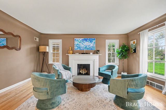 118 Ivanhoe Avenue NE, Grand Rapids, MI 49546