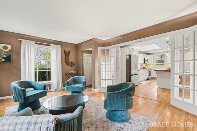 118 Ivanhoe Avenue NE, Grand Rapids, MI 49546