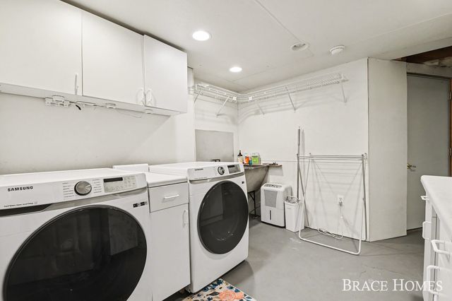 118 Ivanhoe Avenue NE, Grand Rapids, MI 49546