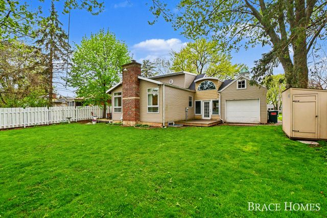 118 Ivanhoe Avenue NE, Grand Rapids, MI 49546