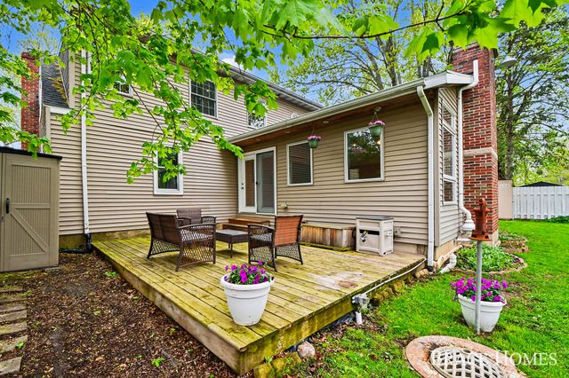 118 Ivanhoe Avenue NE, Grand Rapids, MI 49546