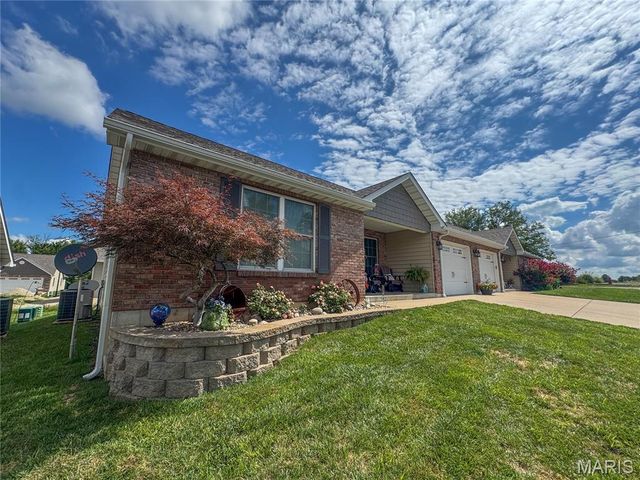 25 Pecan Tree Lane, Farmington, MO 63640