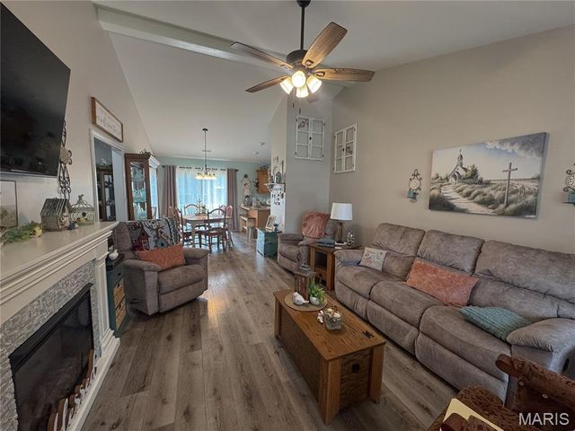 25 Pecan Tree Lane, Farmington, MO 63640