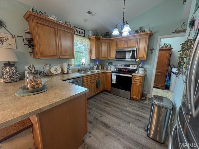 25 Pecan Tree Lane, Farmington, MO 63640