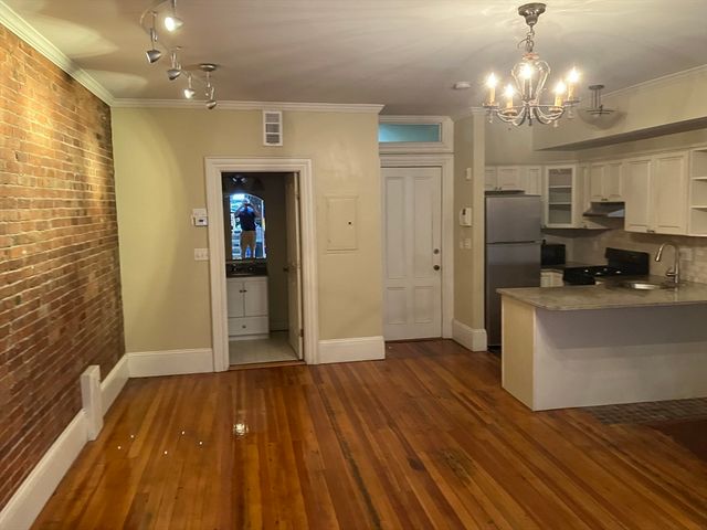 189 Beacon 2, Boston, MA 02116