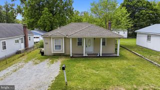 713 WALL ST, Martinsburg, WV 25401