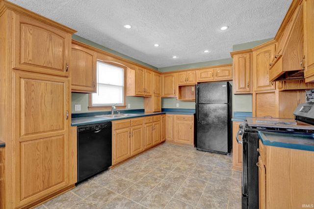 2920 V Street, Bedford, IN 47421