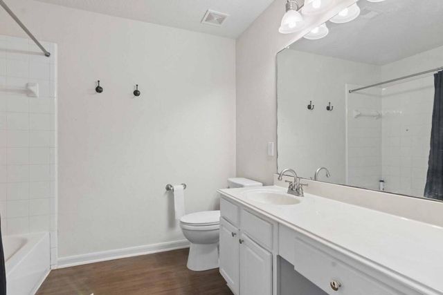 2702 Skyview Knoll Court, Houston, TX 77047