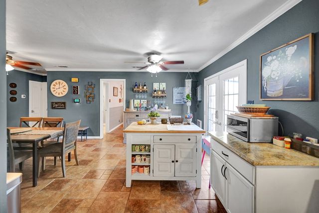 2608 Spartan Dr, Midland, TX 79705