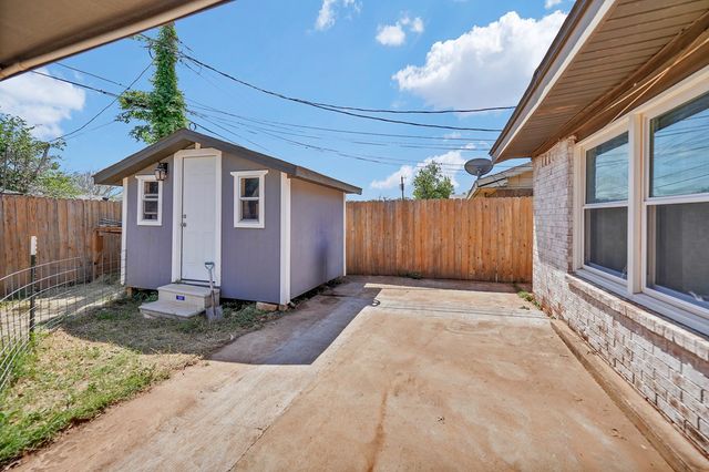 2608 Spartan Dr, Midland, TX 79705