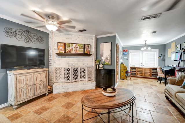 2608 Spartan Dr, Midland, TX 79705