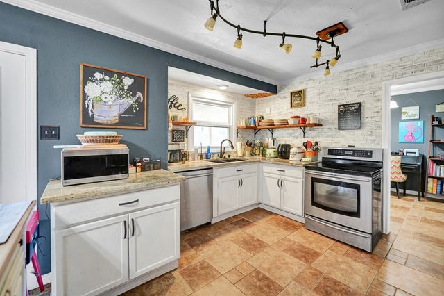 2608 Spartan Dr, Midland, TX 79705