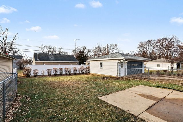 111 Stadium Drive, Joliet, IL 60435