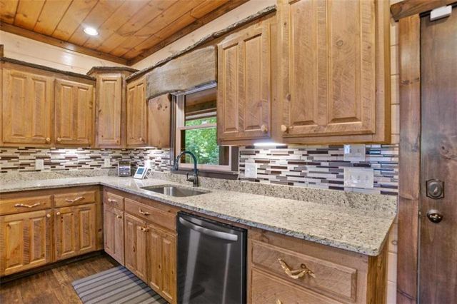 231 Kyle Road, Blue Ridge, GA 30513