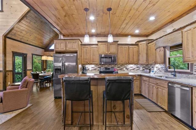 231 Kyle Road, Blue Ridge, GA 30513