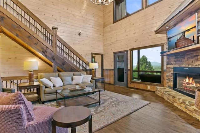 231 Kyle Road, Blue Ridge, GA 30513