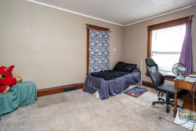 1704 Park Avenue SE, Cedar Rapids, IA 52403