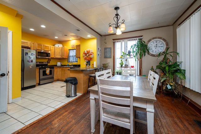 1704 Park Avenue SE, Cedar Rapids, IA 52403