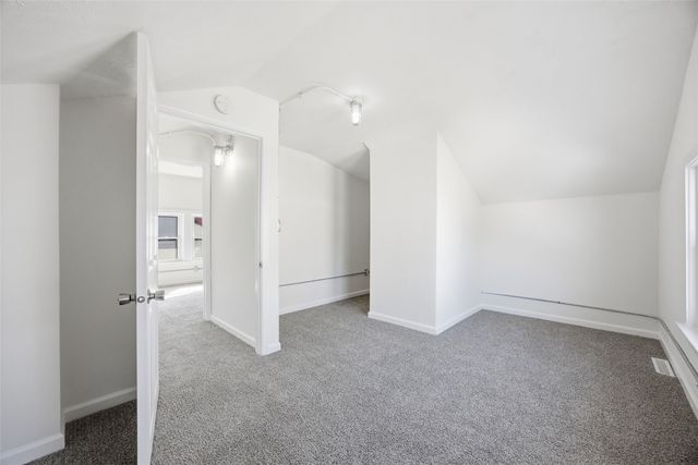 2423 1st Avenue SE, Cedar Rapids, IA 52402