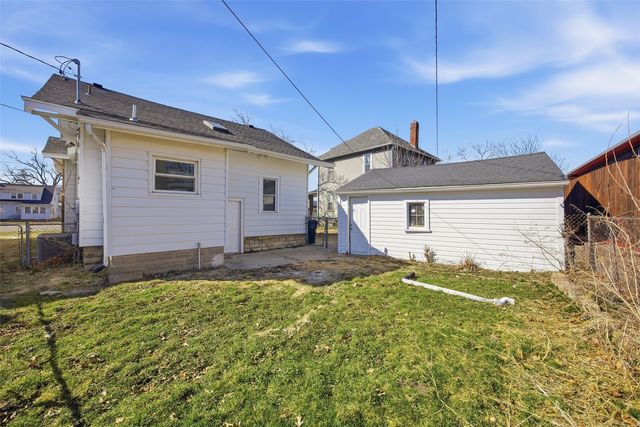 2423 1st Avenue SE, Cedar Rapids, IA 52402